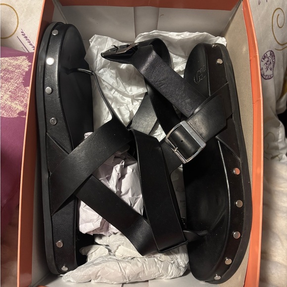 Gianna Bini Black Crowd-Surf Leather Sandals - Picture 7 of 7